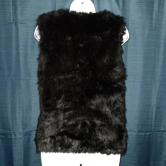 Express | Black Full Zip Fur Vest - Picture 4 of 5